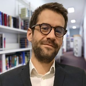 Expert en strategie digitale et formateur Linkedin Cédric Simon